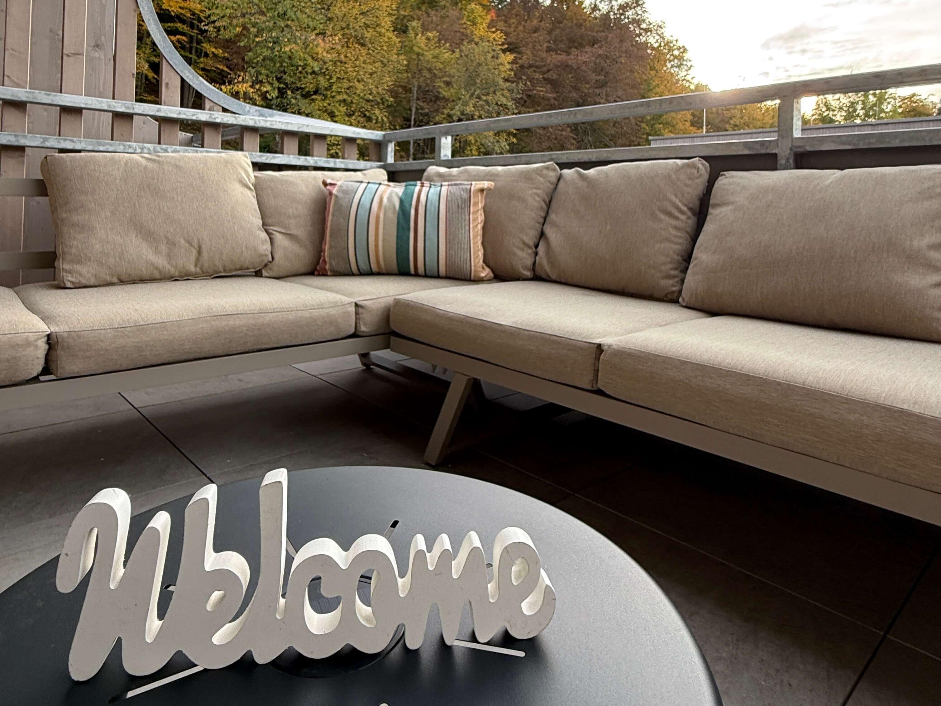 Westbalkon mit Lounge-Möbeln – Apartment Klopeiner See