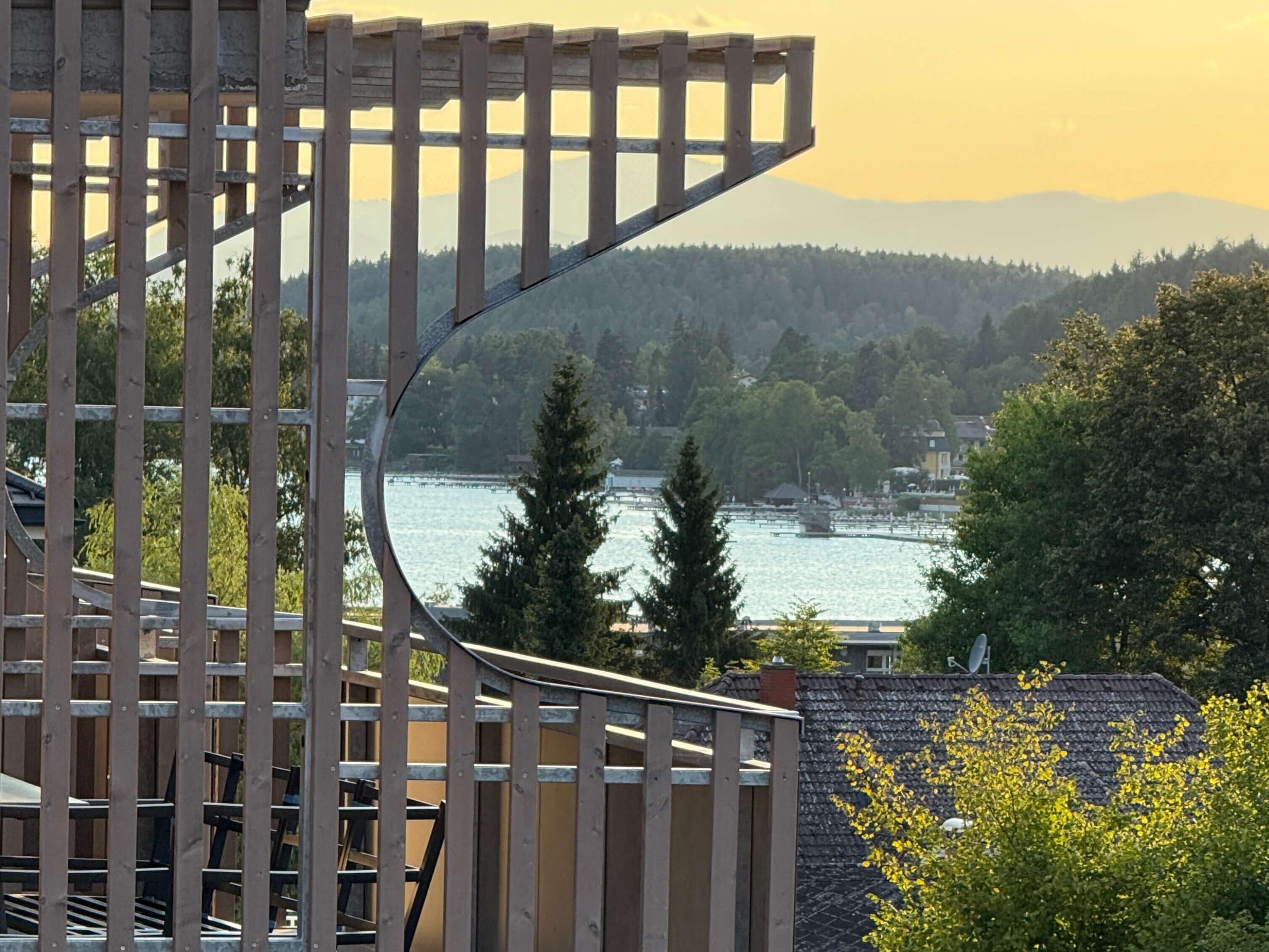 Westbalkon der Ferienwohnung Klopeiner See mit Seeblick-Anteil